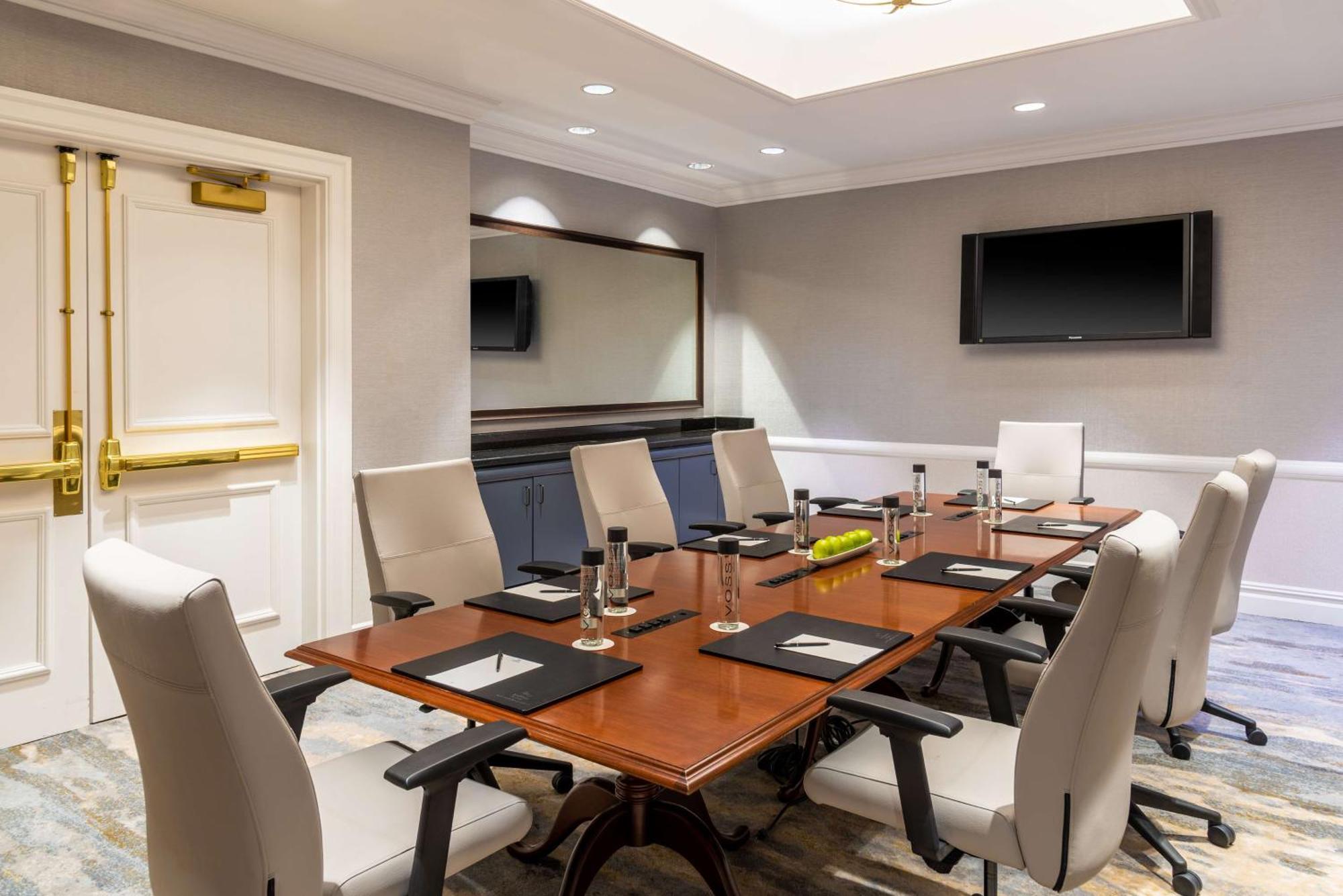 Hilton Alexandria Mark Center Eksteriør billede