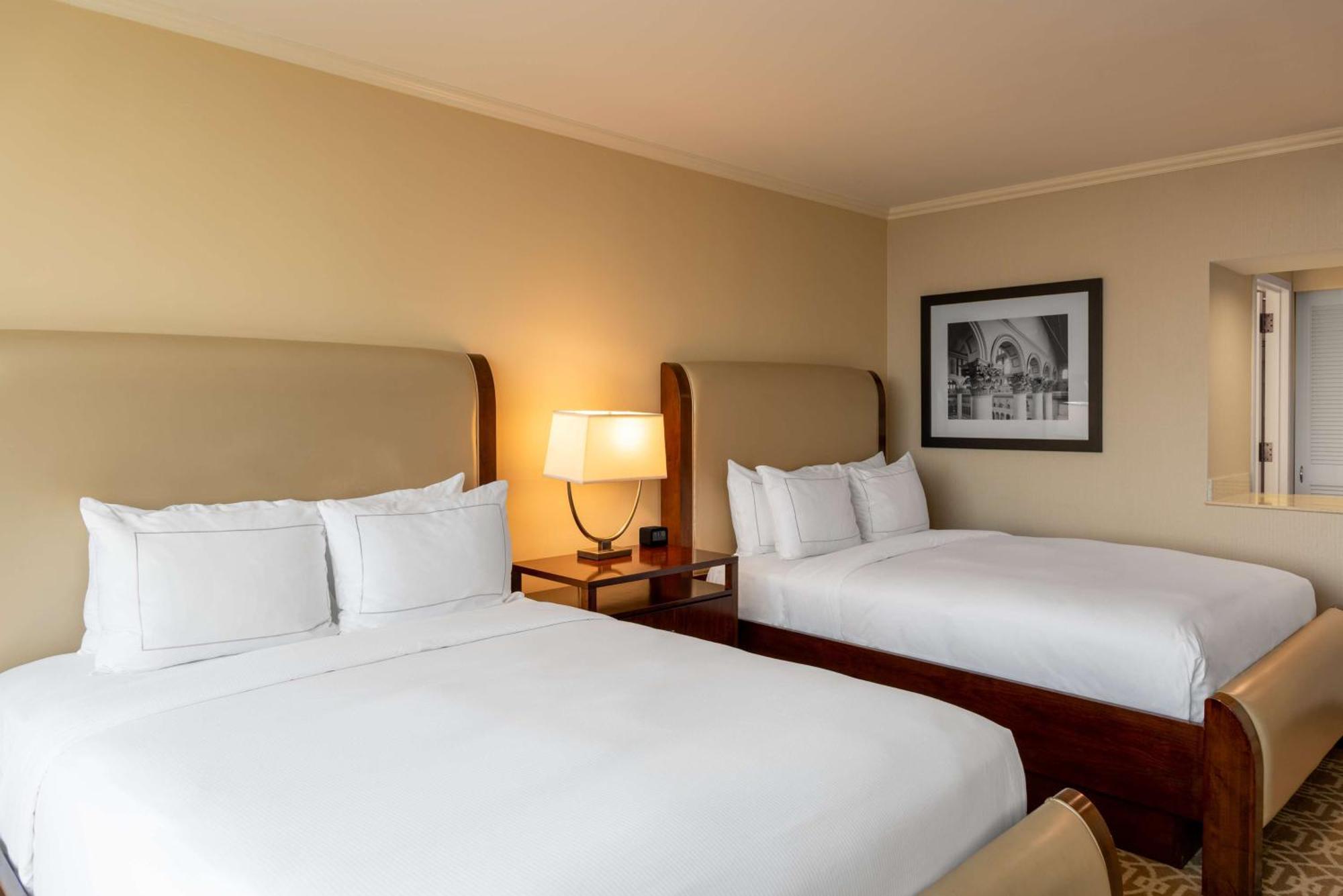 Hilton Alexandria Mark Center Eksteriør billede