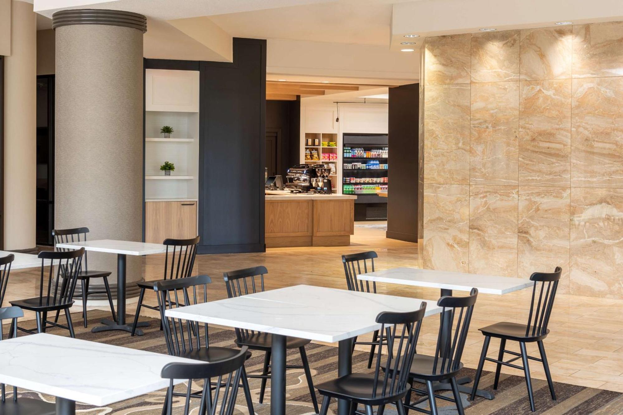 Hilton Alexandria Mark Center Eksteriør billede